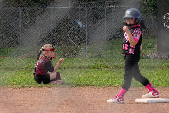 RoseFirstSoftballGame040525_05